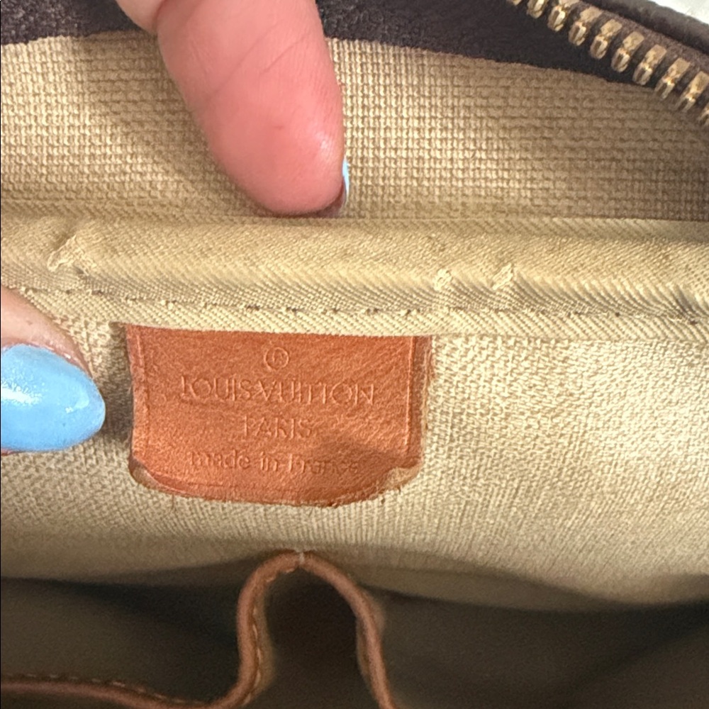 Authentic Louis Vuitton Deauville - Picture 4 of 8